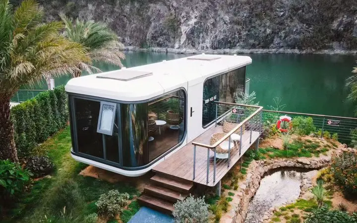 最新ハイテク宇宙カプセル居住ポッド